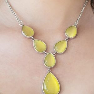 Short Necklace ... Yellow Moonstone & Silver